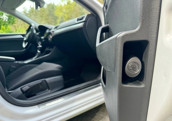 Skoda Superb cena 92250 przebieg: 125670, rok produkcji 2019 z Siedliszcze małe 191
